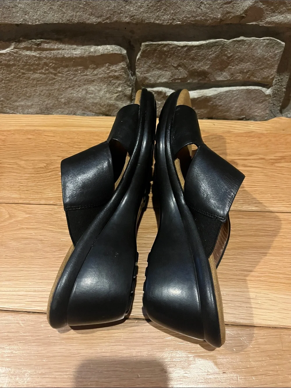 Natural Soul by Naturalizer Black Leather Wedge Sandals Size 10M